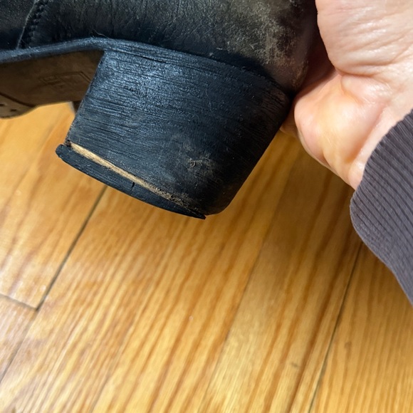 Frye Black Leather grey. - Picture 3 of 9